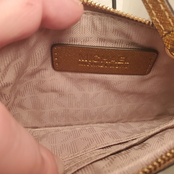NWOT bronze MK wristlet - Picture 4 of 8